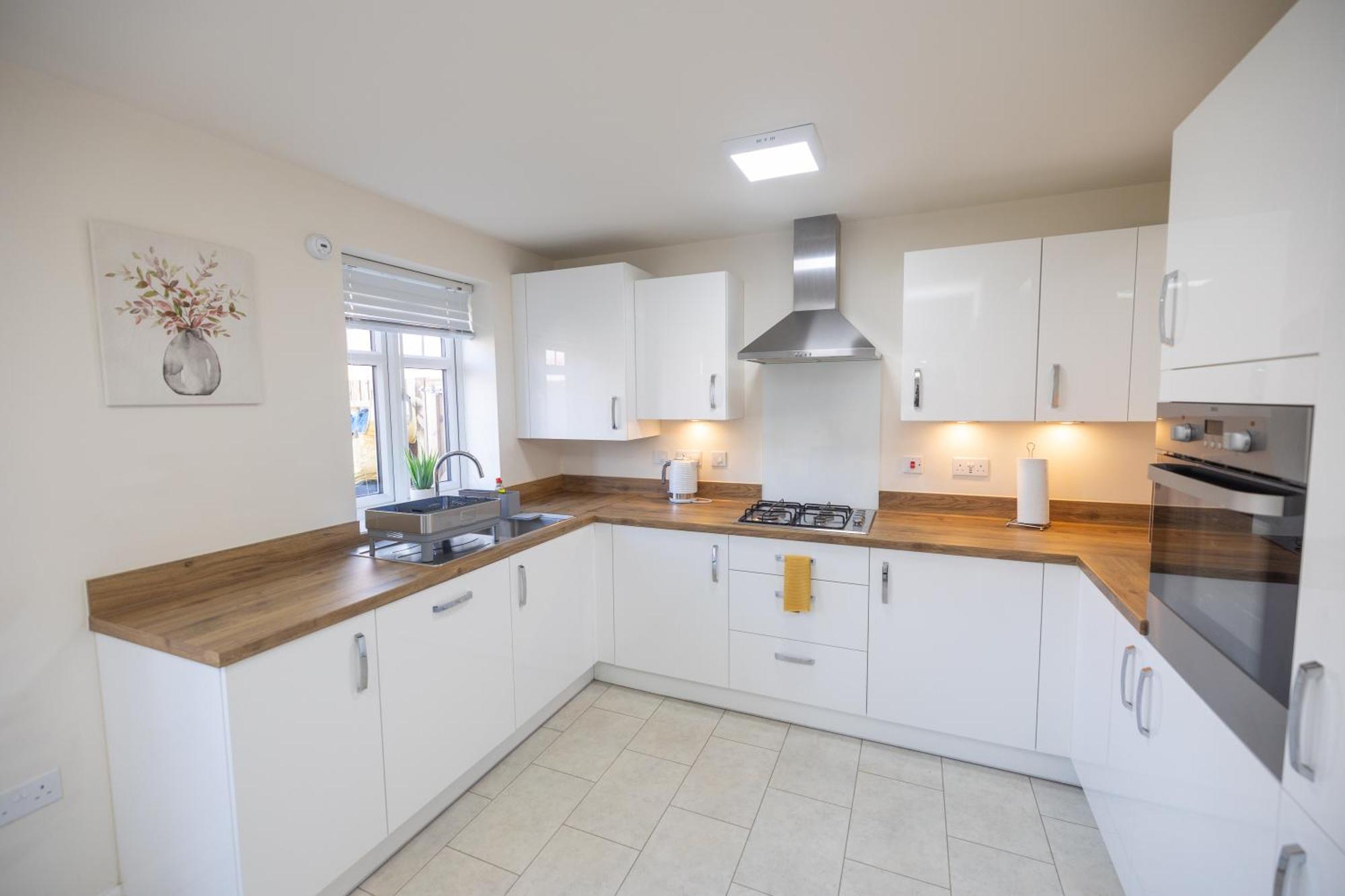 Home In Hugglescote - Long Stays Coalville Buitenkant foto